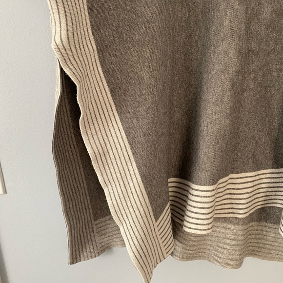 Chicwish Women’s Poncho One Size Mock Turtle Neck Side Slit Gray Knit Sweater - Picture 3 of 7